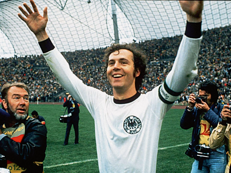 Franz Beckenbauer góp mặt trong danh sách đội hình tiêu biểu nhất