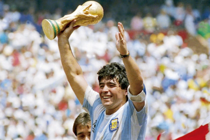 Quái kiệt mà làng túc cầu thế giới đã sản sinh ra chính là Diego Maradona